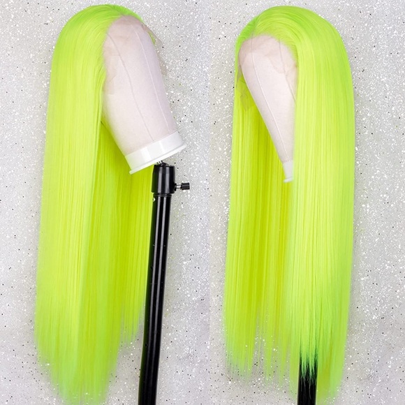 - ♥️ 22” FLUORESCENT GREEN STRAIGHT LACE FRONT WIG? *NWT